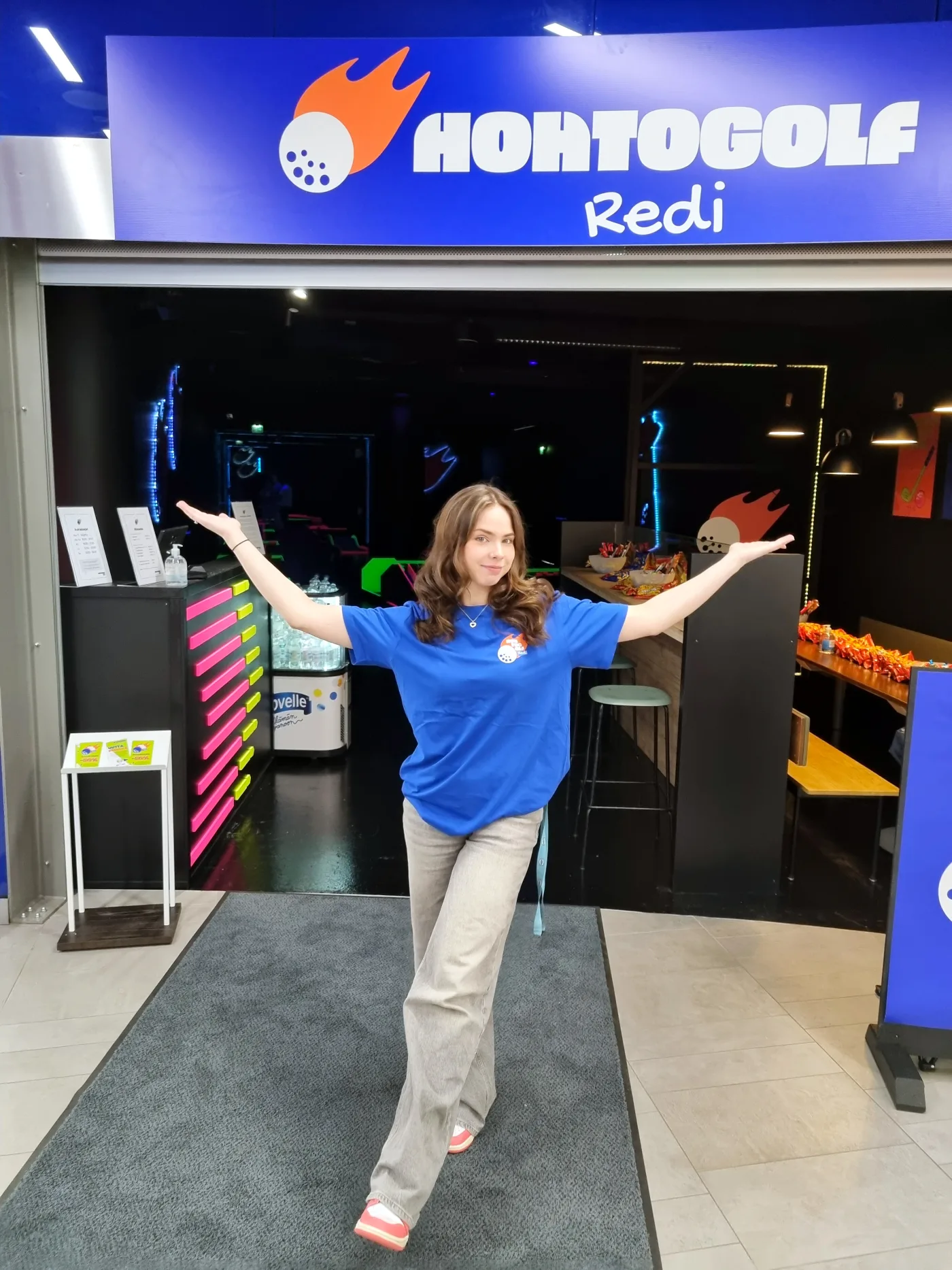 Hohtogolf REDI, reception at the REDI shopping centre