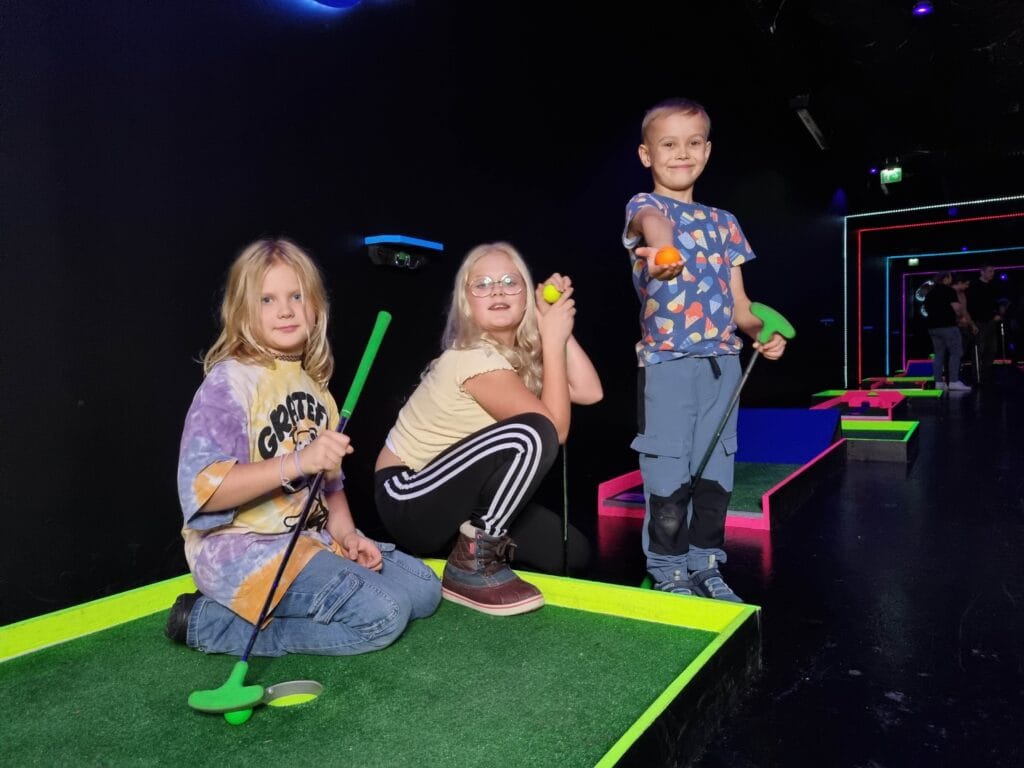 20241204_170420 1 - Hohtogolf Alakoululaiset nauttivat kouluretkestä Hohtogolf Redissä